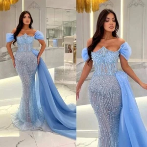 Abito da sposa donna sirena perline nastro coda a strascico scollo smerlato - Foto 1 di 10