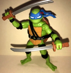 TMNT Mutant Mayhem Leo Battle Mode Version figure teenage ninja turtles leonardo - Imagen 1 de 6