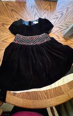 Vestido de veludo preto Charter Club com cintura bordada - Imagem 1 de 3