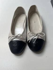 CHANEL Ballerina Flat Pumps Ballet Black/white Leather Size 38.5. 5 1/2 Uk - Picture 1 of 12