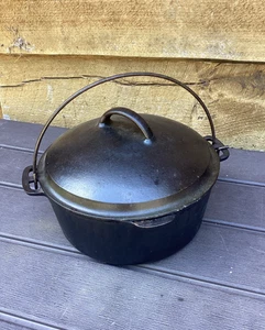 Estufa de campamento de horno holandés de hierro fundido #8 de colección ~ 10,25" D con mango de fianza de alambre - Imagen 1 de 8