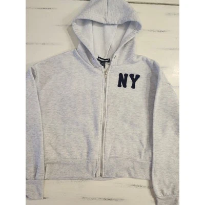 Sudadera con capucha corta Charlotte Russe cremallera completa para mujer talla mediana gris Foto 1 de 4