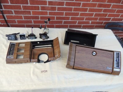 1980-1989 Cadillac Fleetwood Deville tablero bisel guantera grano de madera fabricante de equipos originales leer Foto 1 de 4