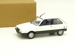 Universal Hobbies Sb 1/43- Citroen Axel 1985 Blanco - Imagen 1 de 1