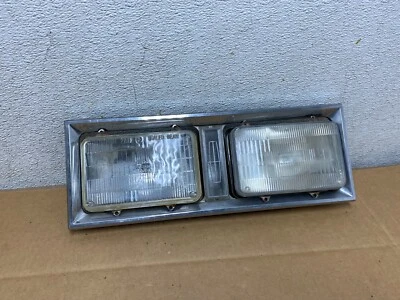 1980 to 1989 Lincoln Town Car Left Or Right HeadLight E0VB-130520-AH N4061 - Image 1 of 4