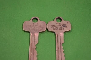 2 Vintage Best Keys,Numbered 4G7 E,4H6 E For Antique Locks,UNLAWFUL TO DUPLICATE - Picture 1 of 2