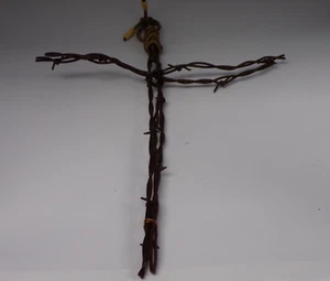 Vintage Rustic Barbed Wire Cross/Crucifix - Picture 1 of 4