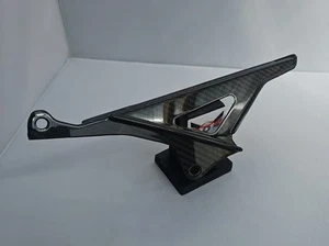 Carbon Fibre APRILIA RSV4 / TUONO V4 1100 2016+ / Upper Chain Guard - Picture 1 of 4
