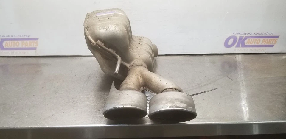 09 MERCEDES BENZ AMG SL63 R230 EXHAUST MUFFLER ASSEMBLY LEFT DRIVER Foto 1 de 4
