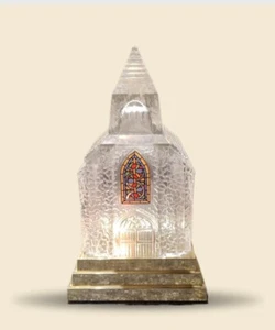 Iglesia de cristal Avon vintage con pedestal iluminado - Imagen 1 de 5