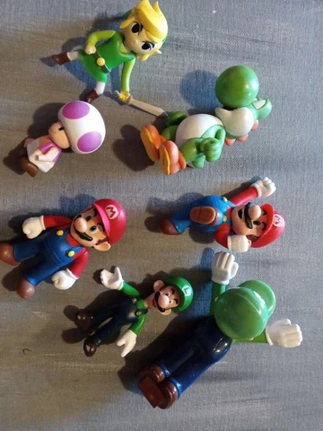 Nintendo Super Mario Bros. Yoshi 4" Action Figure  lot of 7......A Cover