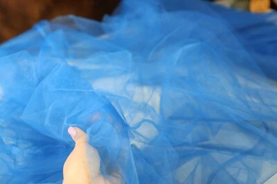 Tela de tul Royal 108 en ancho por yarda 14 Foto 1 de 4