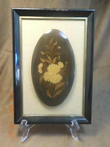SORRENTO ITALIAN INLAID WOODEN FLORAL PLAQUE MOUNTED AND FRAMED WITH STAND Cover