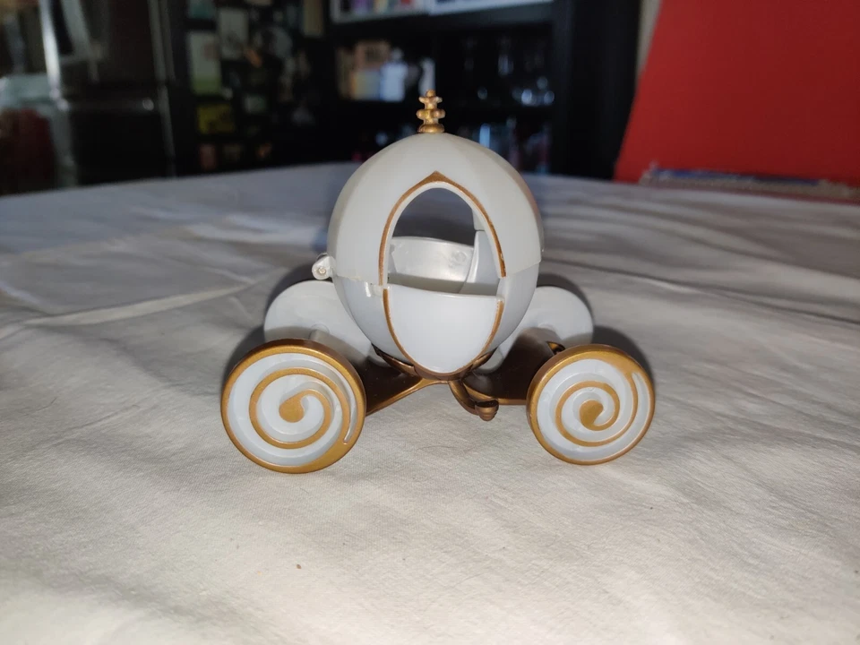 ЗОЛУШКА МУЗЫКАЛЬНЫЙ ЗАМОК ДВОРЕЦ ИГРОВОЙ НАБОР ФИГУРКА ТОЛЬКО КАРЕТА ЗОЛУШКИ - Изображение 1 из 1