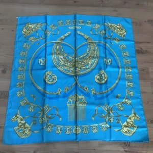 HERMES Seidentuch 100% Twill Seide LES CAVALIERS D'OR Türkis Gold 89x89cm - Bild 1 von 7