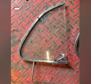 VW Volkswagen 1964-65 vent wing Set / Vent Window Set 65-67 - Picture 1 of 5