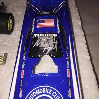 Coche divertido Mustang 1/24 Robert Hight AAA 2011 firmado a mano 1 de 711 ARH1821AARHAUT Foto 1 de 4