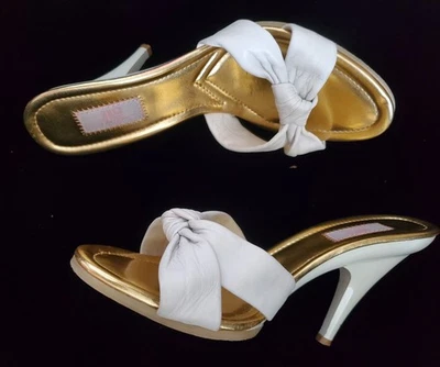 JLO by Jennifer Lopez 女式 7 1/2 码白色柔软人造皮革懒人凉鞋  — 第 1/4 张图片