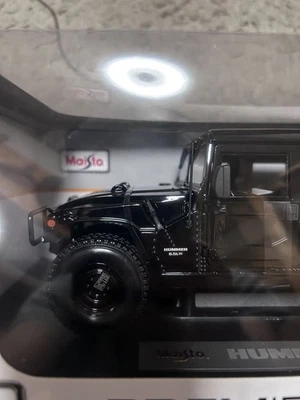 HUMMER 4 Door Wagon premiere edition Masato 1 18 mini car Hummer H1 - Image 1 of 4