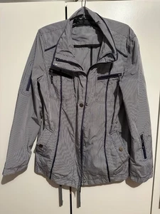 Jacke Gr. 38, kariert, unfüttert, wie leichte Regenjacke, viele Taschen  - Bild 1 von 1