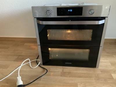 Samsung Dual Cook Flex Oven NV75N5671RS A+ - 75l (34l +32l getrennt) + Pyrolyse - Bild 1 von 4