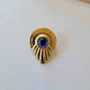Vintage Anstecknadel Brosche 80er Jahre Einfluss Messing und blauer Stein geometrische Form Auge  - Bild 1 von 5