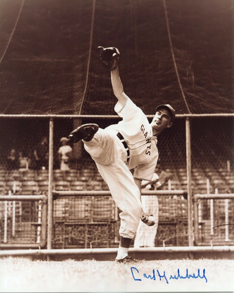 CARL HUBBELL NEW YORK GIANTS HALL OF FAMER  AUTOGRAPHED 8 X 10 PHOTO JSA - Image 1 of 1