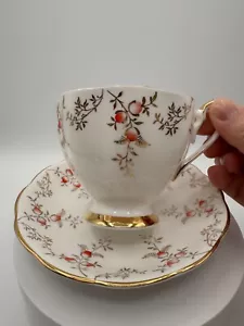 Queen Anne England #5634 Fine Bone China Tea Cup&Saucer Orange Gold Fruit Vines - Bild 1 von 9
