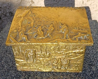 A Vintage Brass Covered Lined Collector's Jewellery Chest Of Small Proportions - Image 1 of 4