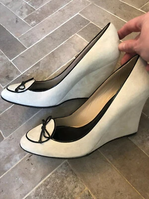 Women’s Delman Wedge Heels Ivory Suede Black Leather Trim Bow 9 Beige - Image 1 of 4
