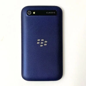 BlackBerry Classic Q20 16GB 4G LTE Unlocked Qwerty Keyboard Phone --New Sealed - Picture 1 of 16