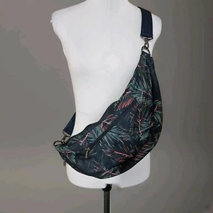 Lug Multicolor Tropical Travel Boomerang Freestyle Sling Crossbody Shoulder Bag - Picture 1 of 10