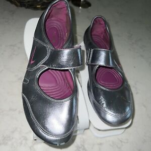 Nike Mary Jane Shoes Womes Size 8.5 Silver