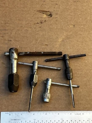 Lote de 4 llaves de rosca de grifo pequeñas  Foto 1 de 4