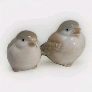 Set 2 statuine vintage HOMCO piccolo passero uccellino porcellana smaltata grigio marrone - Foto 1 di 15
