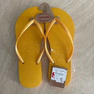NEW HAVAIANAS Flip Flops Women's Size 11/12 Banana Yellow Slim Beach Brazil - Picture 1 of 7