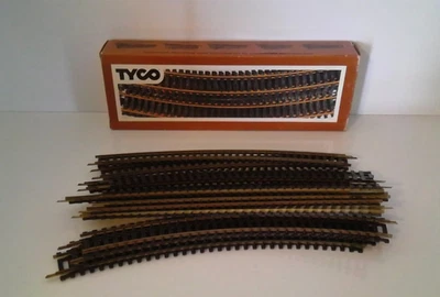 Tyco HO Scale Electric Train Curved Track Vintage 1975 in Box 91-0-189 12 Pieces - Image 1 of 4