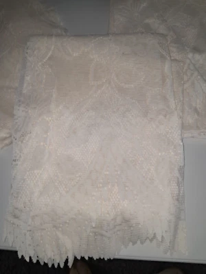 NEW Cream/Ivory Net Curtain With Lace Floral Design 59in Drop 1.5 Metre Wide - Image 1 of 4
