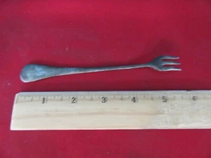 796. Reed and & Barton Silver Seafood Cocktail Fork - Picture 1 of 3