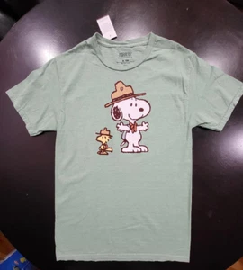 Peanuts Men's Mint Green Snoopy Green 100% Cotton T-Shirt Sz Small - Picture 1 of 2