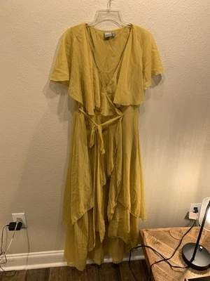 Vestido midi con capas de gasa dorado/amarillo de ASOS ¡Talla 10! Hermoso y fluido! Foto 1 de 4