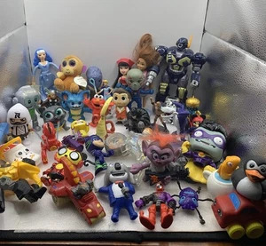 Gemischte verschiedene Spielzeug Lot Konvolut/Viele zufällige Spielzeuge Elmo Bratz Batman etc TY1 - Bild 1 von 10