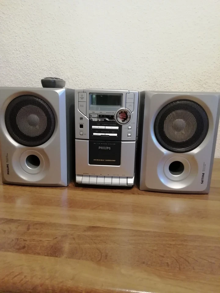 Philips Micro Hi-Fi System  MC-110 CD-Wiedergabe, Kassettenbetrieb, Radiosender - Bild 1 von 4
