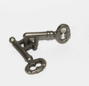 Par de metales retro llave fantasma con llave fantasma con juguete pequeño en miniatura de colección - Imagen 1 de 2