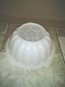 TUPPERWARE STAR JELLO MOLD NO LID OR TRAY 616 - Picture 1 of 3