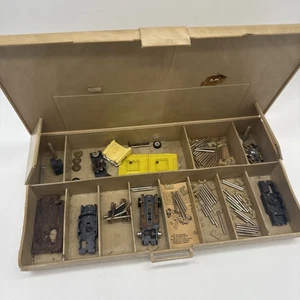 Aurora Thunderjet und Vibrator Slot Cars Teile und Tragetasche Posten. 50er,60er Jahre. - Bild 1 von 17