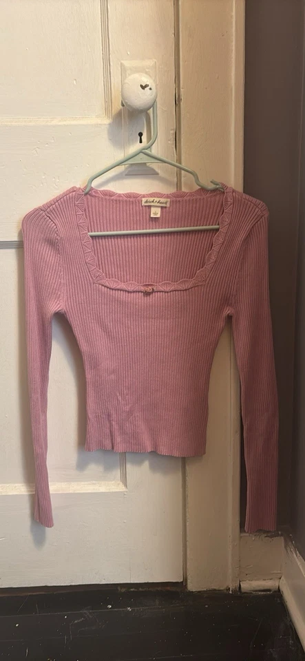 Top corto DH para mujer manga larga rosa polvoriento ribete de vieira acanalado cuello cuadrado talla pequeña Foto 1 de 3