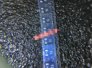 Condensador de tantalio 10 piezas 7,3*4,3*2,8 100UF 20V tipo D 20TQC100MYF SMD 7343 - Imagen 1 de 1