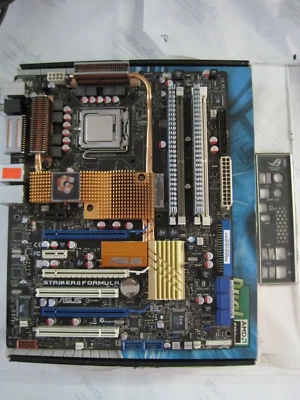 Motherboard - ASUS ROG Striker II Formula - Core 2 Extreme QX6700 - 4GB RAM - Immagine 1 di 4