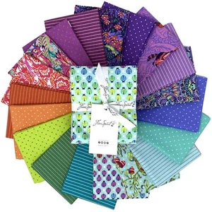 Tiny Beasts Glimmer 19 Fat Quarter Bundle by Tula Pink for Free Spirit Fabrics - Picture 1 of 1